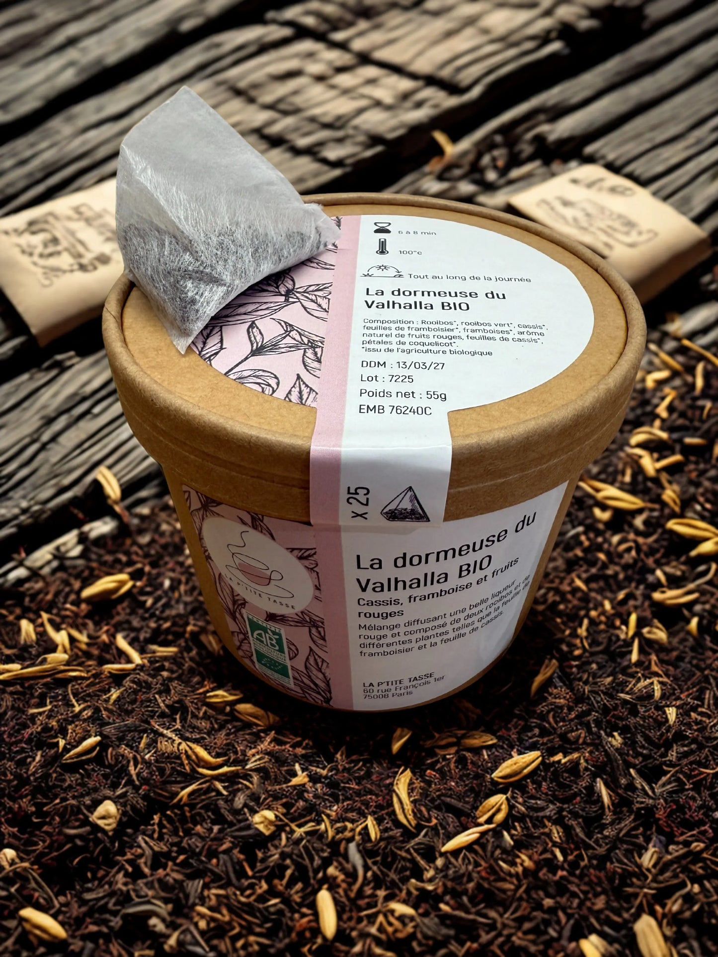 Infusion La Dormeuse du Valhalla Bio en infusette La P’tite Tasse – mélange biologique apaisant de plantes relaxantes, présenté dans un emballage élégant aux tons naturels.