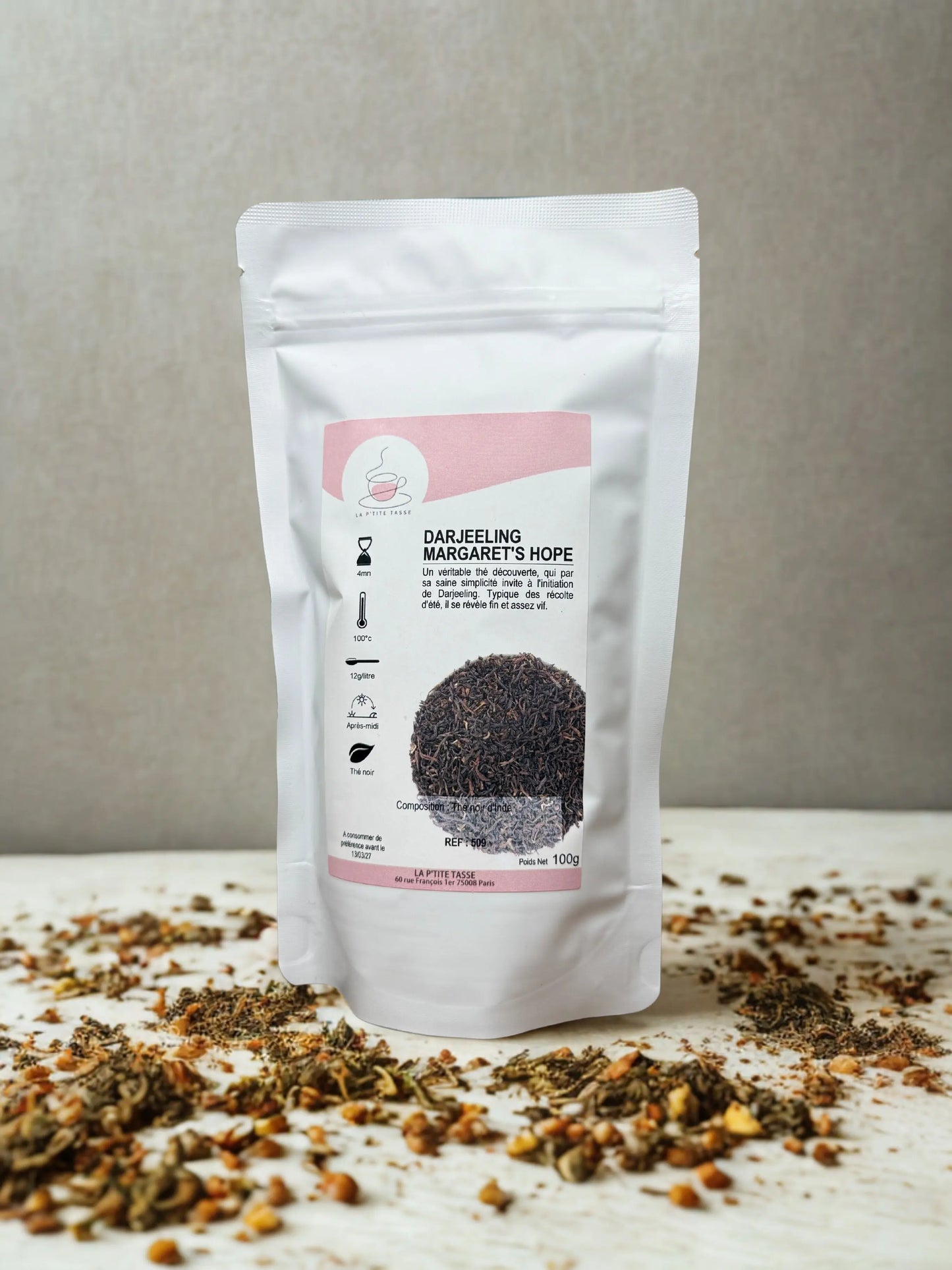 Thé Darjeeling Margaret’s Hope en sachet La P’tite Tasse – thé noir délicat provenant de la célèbre plantation Margaret’s Hope en Inde, aux notes florales et muscatées, pour une dégustation raffinée.