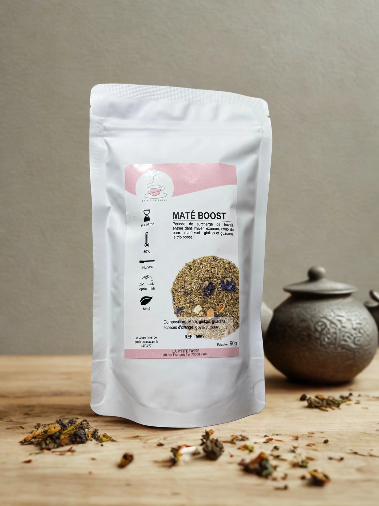 Maté Boost en sachet La P’tite Tasse – mélange énergisant à base de maté vert et d’ingrédients naturels, idéal pour un coup de fouet naturel, présenté dans un emballage moderne et dynamique.