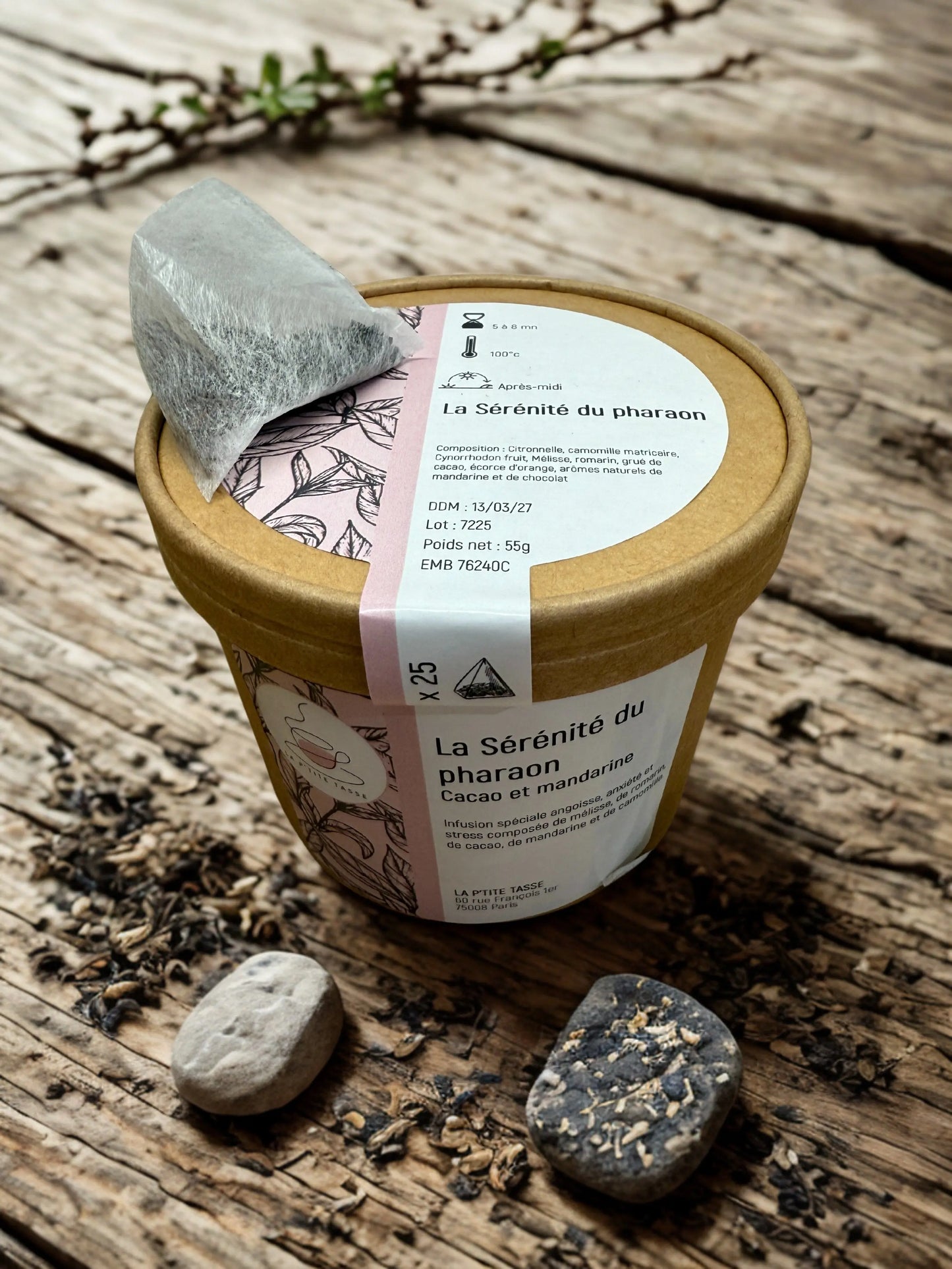 Infusion Sérénité du Pharaon infusette La P’tite Tasse – mélange de plantes bio aux notes douces et épicées, inspiré des rituels de bien-être de l’Égypte ancienne, dans un emballage raffiné.