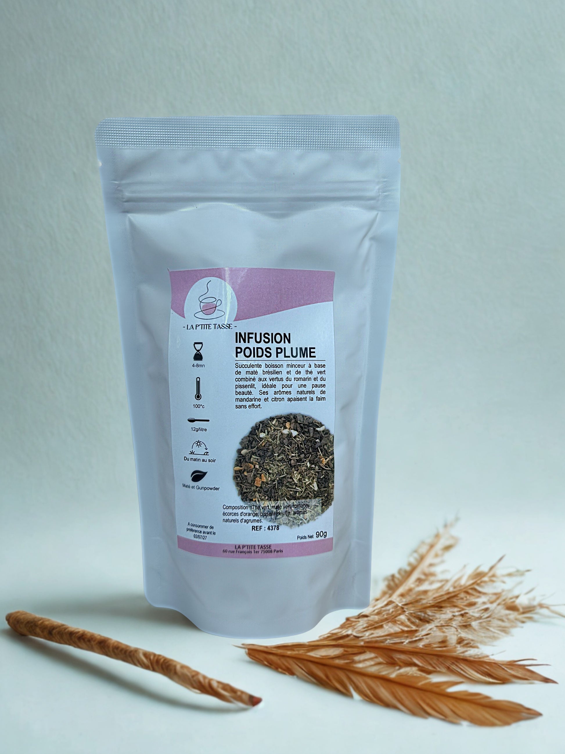 Infusion Poids Plume La P’tite Tasse – mélange de plantes bio aux vertus digestives et légères, conçu pour favoriser l’équilibre et le bien-être au quotidien.